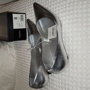 Mossimo Dierdre silver kitten heels